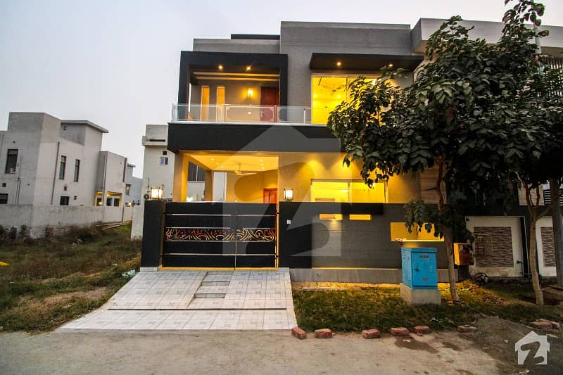 ڈی ایچ اے 9 ٹاؤن ڈیفنس (ڈی ایچ اے) لاہور میں 3 کمروں کا 5 مرلہ مکان 52 ہزار میں کرایہ پر دستیاب ہے۔