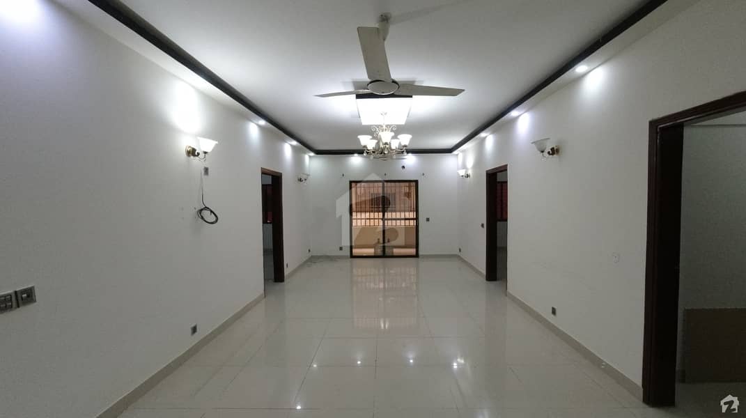2400 Square Feet Flat Available For Sale In Gulshan-e-Iqbal Town