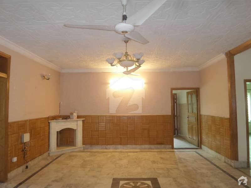 35x80 Liveable Triple Storey Old House Is Available For Sale