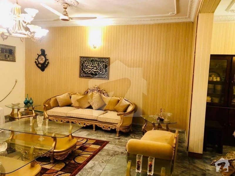 جوہر ٹاؤن فیز 1 - بلاک ایف جوہر ٹاؤن فیز 1 جوہر ٹاؤن لاہور میں 5 کمروں کا 1 کنال مکان 4.25 کروڑ میں برائے فروخت۔