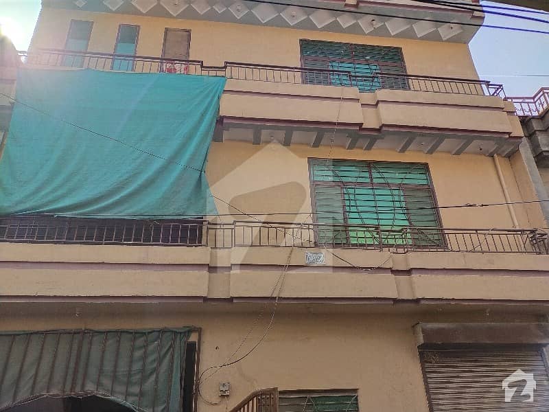 ترلائی اسلام آباد میں 4 کمروں کا 10 مرلہ مکان 1.2 کروڑ میں برائے فروخت۔