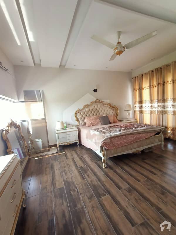 ڈی ایچ اے فیز 7 ڈیفنس (ڈی ایچ اے) لاہور میں 5 کمروں کا 1 کنال مکان 3.95 کروڑ میں برائے فروخت۔