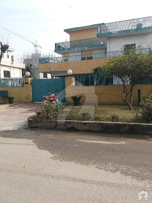 G9-3 40*80,Top Location Corner House For Sale