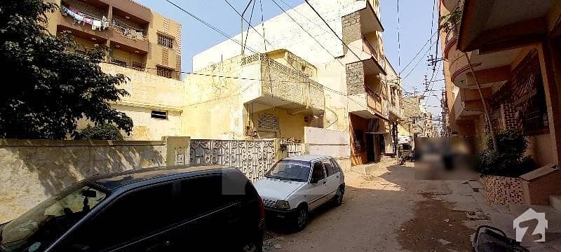 عزیز آباد گلبرگ ٹاؤن کراچی میں 2 کمروں کا 5 مرلہ مکان 1.95 کروڑ میں برائے فروخت۔