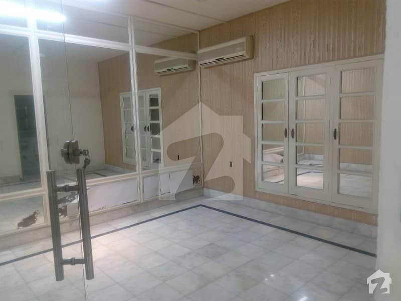 Spacious House Is Available In Gulberg For Rent