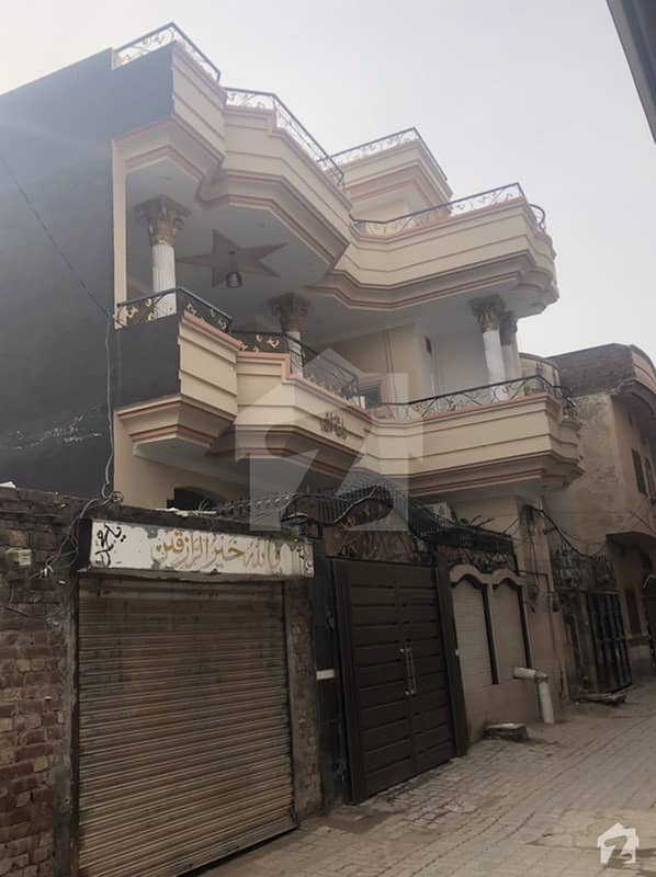 حاجی پورہ روڈ سیالکوٹ میں 6 کمروں کا 8 مرلہ مکان 1.85 کروڑ میں برائے فروخت۔