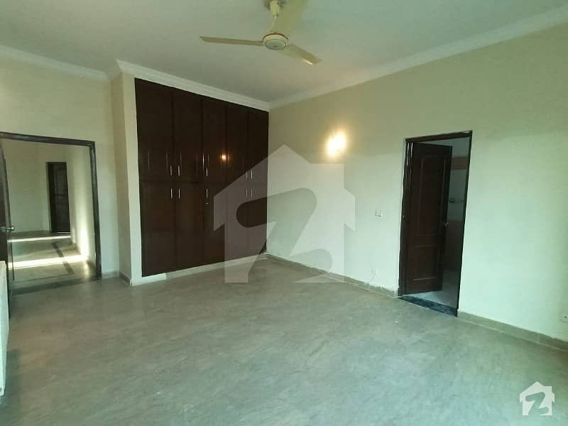 Elegant 1 Kanal Upper Portion For Rent At E11