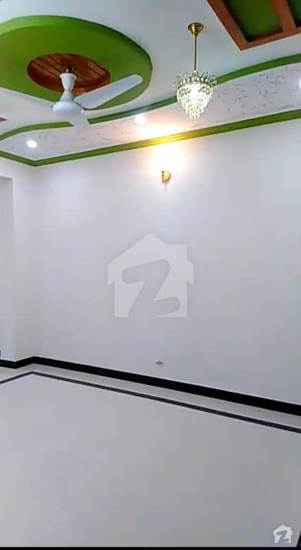 آئی ۔ 10 اسلام آباد میں 5 کمروں کا 6 مرلہ مکان 2.4 کروڑ میں برائے فروخت۔