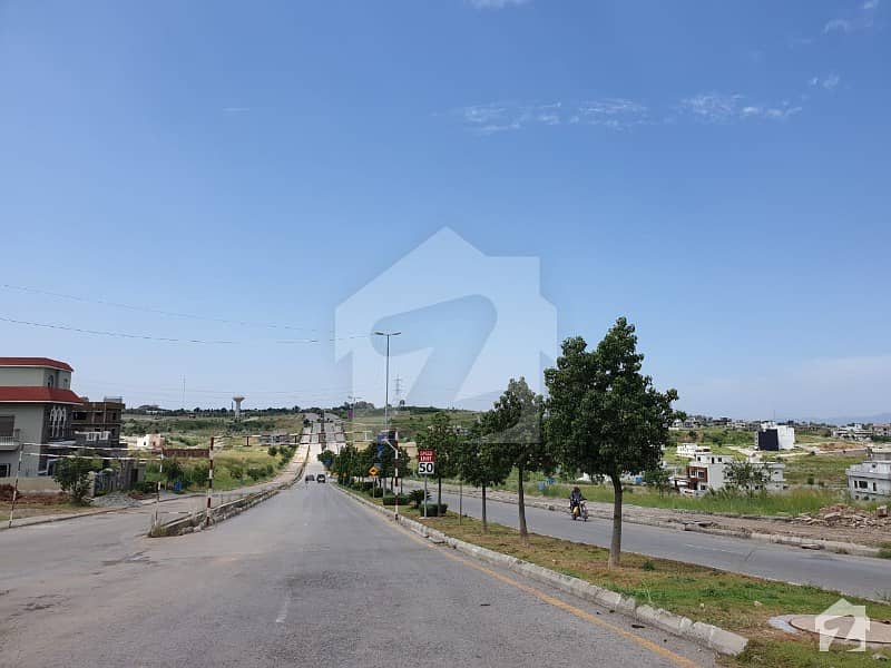 Top Location Central Commercial Street 1 6 Marla Commercial Plot