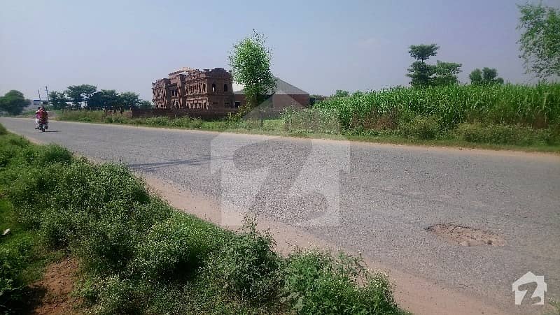 Malakwal Commercial Plot Sized 6750  Square Feet Is Available