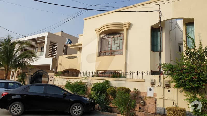 ڈی ایچ اے فیز 7 ڈی ایچ اے کراچی میں 4 کمروں کا 12 مرلہ مکان 6.35 کروڑ میں برائے فروخت۔