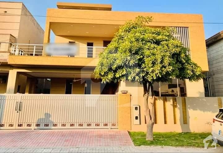 4500 Sq Ft Luxurious Alluring Bungalow For Sale
