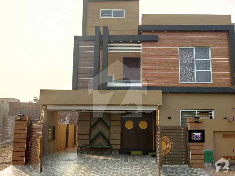 10 Marla Luxury House for Sale in Jasmine Block Bahria Town Lahore