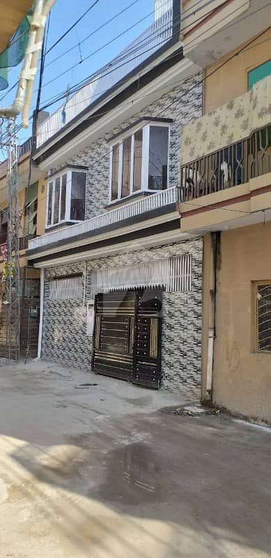 خیابانِ سرسید راولپنڈی میں 5 مرلہ مکان 1.85 کروڑ میں برائے فروخت۔