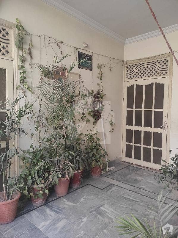 ڈیفینس کالونی راولپنڈی میں 4 کمروں کا 5 مرلہ مکان 1.3 کروڑ میں برائے فروخت۔