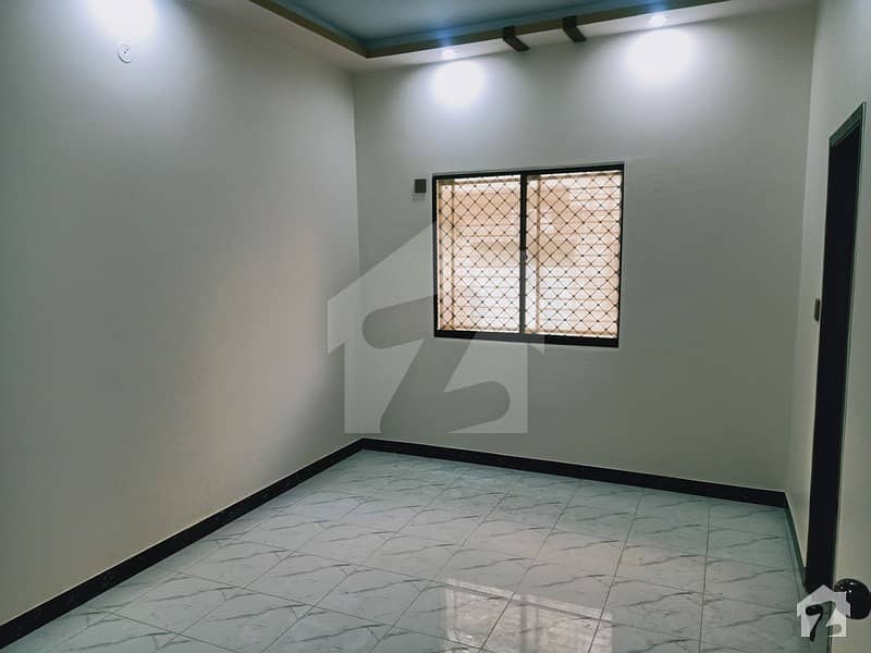 Flat Of 700  Square Feet Is Available For Sale