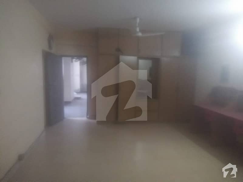 Centrally Located Lower Portionfor Rent In Gulberg Available
