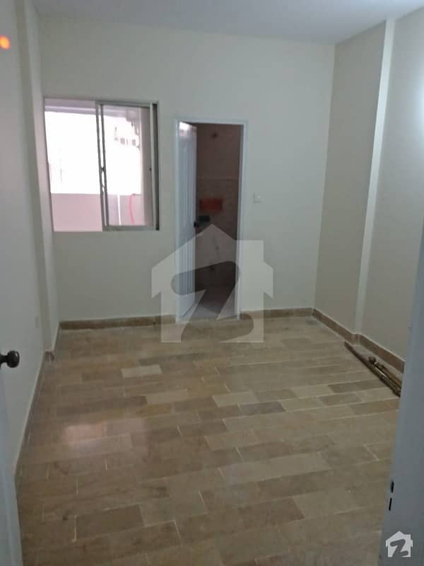 900  Square Feet Flat Ideally Situated In Gulistan-E-Jauhar