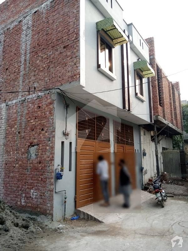 مُعیز ٹاؤن ہربنس پورہ لاہور میں 3 کمروں کا 3 مرلہ مکان 25 ہزار میں کرایہ پر دستیاب ہے۔