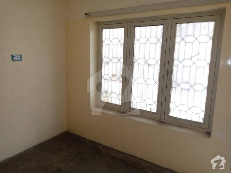 3 Rooms Portion Separate Entrance Near To Canal