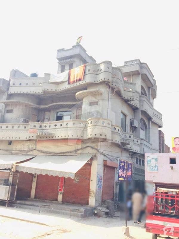 شاہ رخ کالونی گوجرانوالہ میں 7 کمروں کا 7 مرلہ مکان 2.7 کروڑ میں برائے فروخت۔
