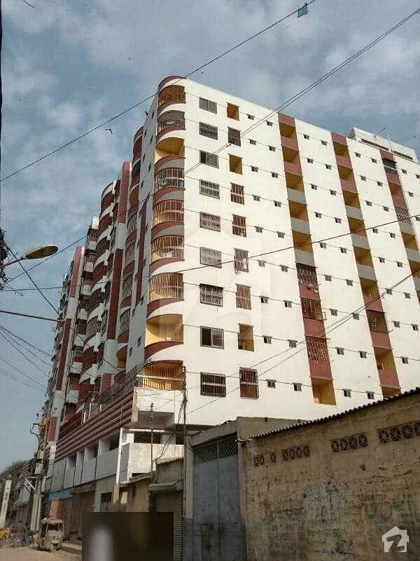 رنچھوڑ لائن بازار کراچی میں 2 کمروں کا 3 مرلہ فلیٹ 55 لاکھ میں برائے فروخت۔