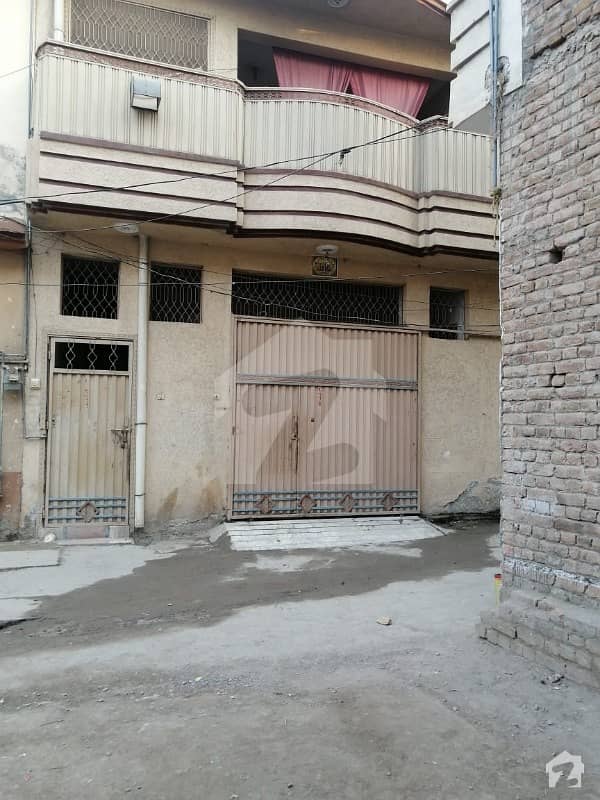 ورسک روڈ پشاور میں 8 کمروں کا 4 مرلہ مکان 1.1 کروڑ میں برائے فروخت۔