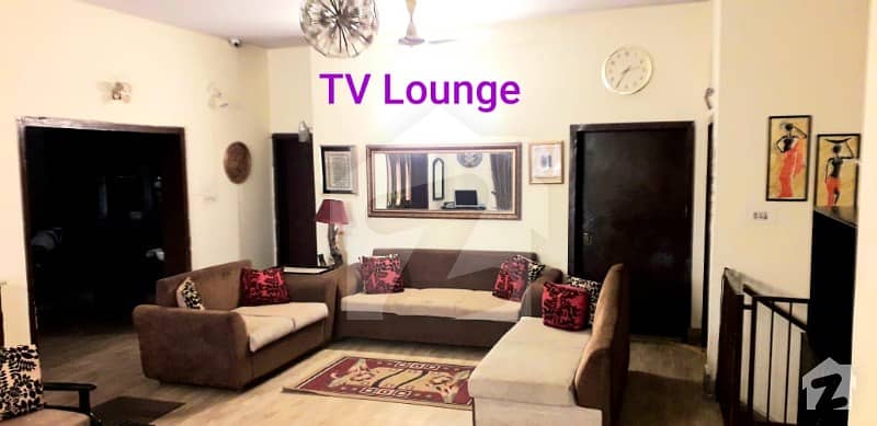 علی ٹاؤن راولپنڈی میں 5 کمروں کا 18 مرلہ مکان 1.4 کروڑ میں برائے فروخت۔