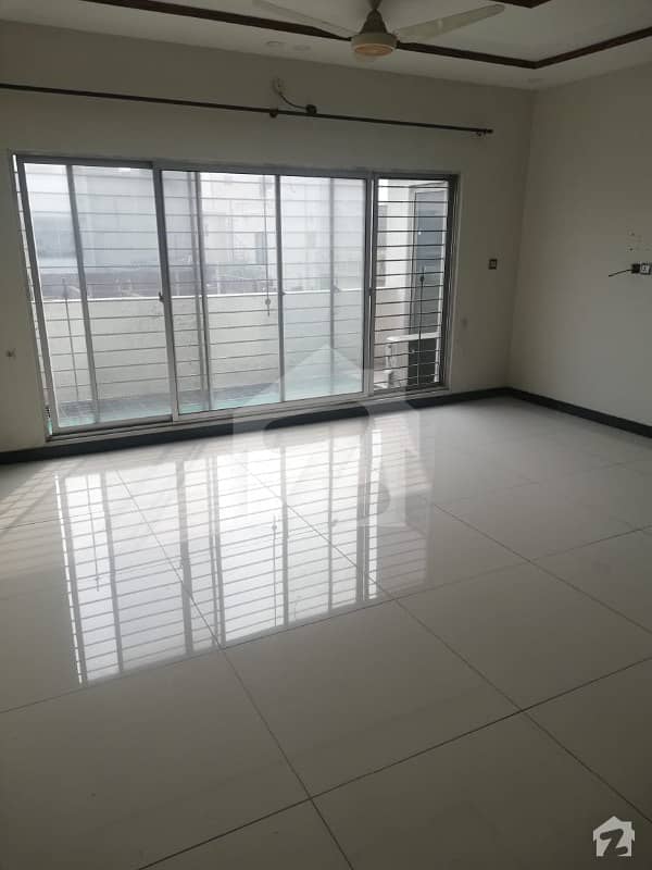 01 Kanal Upper Portion Is Available For Rent To A Good Location
