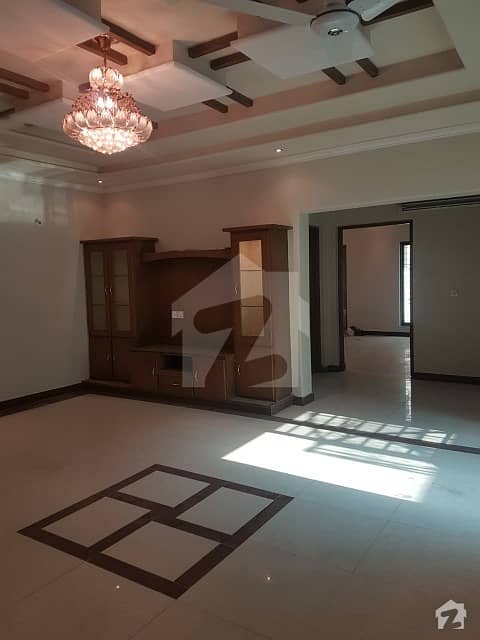 1 Kanal Beautiful Upper Portion For Rent