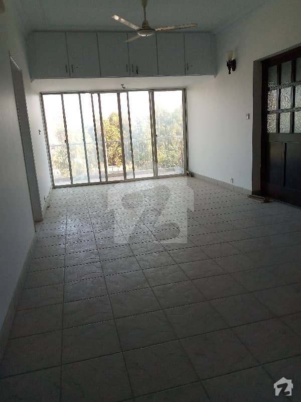 Good 1800  Square Feet Flat For Rent In Clifton