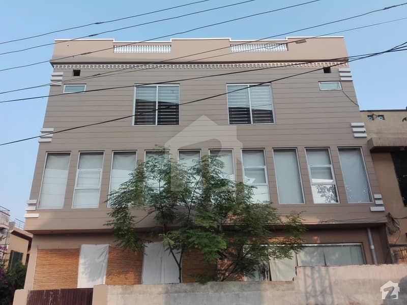 5 Marla Second Floor Commercial Flat Situated In Allama Iqbal Town For Rent