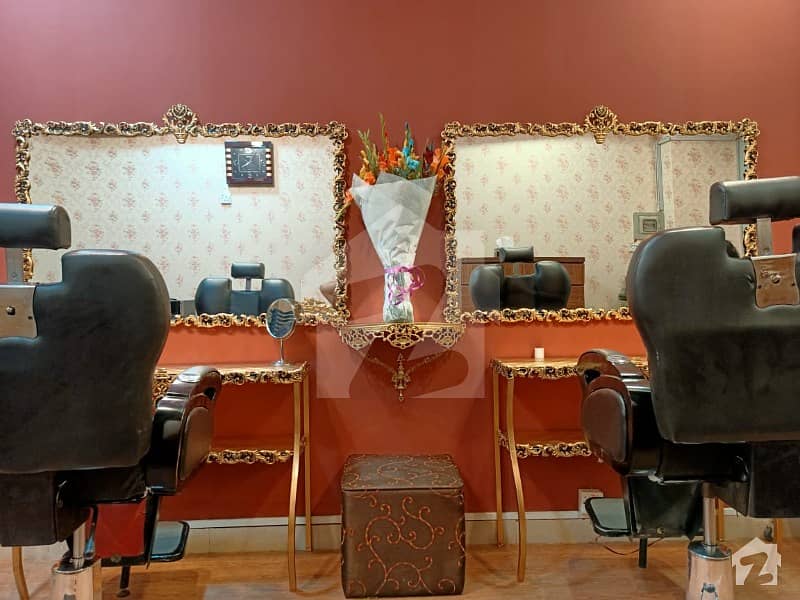 Brand New Luxury Parlour Setup For Urjent Sale In E11 Islamabad