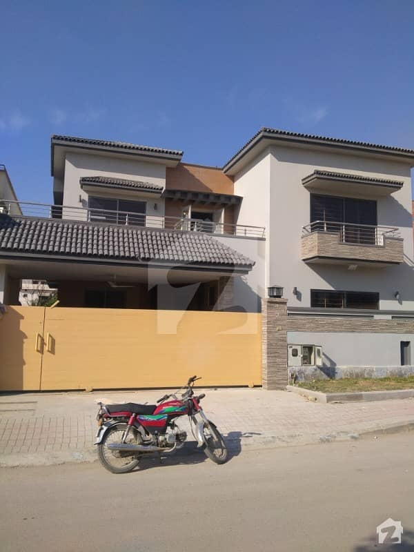 Available For Sale 10 Marla Brand New House Low Price Beautiful Location