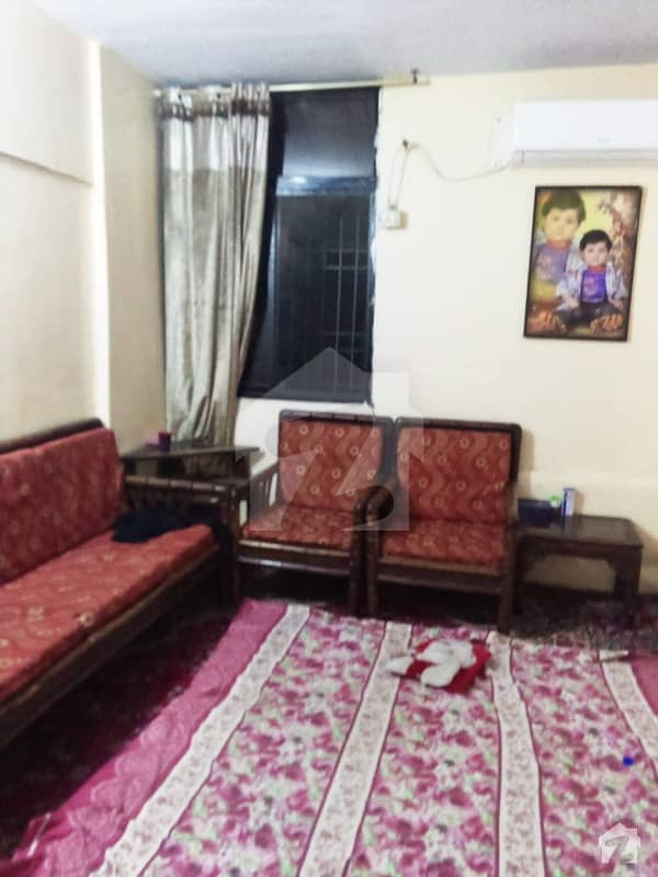 Yousuf Plaza Well Renuated Flat For Sale