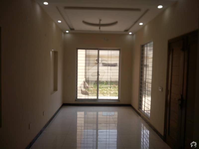 Stunning 4 Marla House In Cantt Available