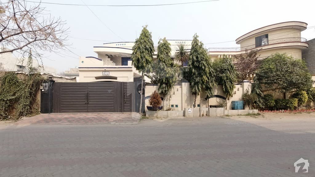 کینال ویو بلاک ڈی کینال ویو لاہور میں 6 کمروں کا 1 کنال مکان 4.25 کروڑ میں برائے فروخت۔