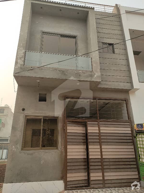 حمزہ ٹاؤن لاہور میں 3 کمروں کا 3 مرلہ مکان 47 لاکھ میں برائے فروخت۔
