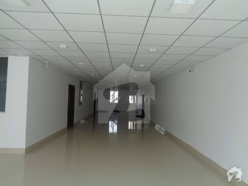 2000 Sq Ft Space Available For Skincare Clinic  Lab And Art Gallery At Main Kohinoor City