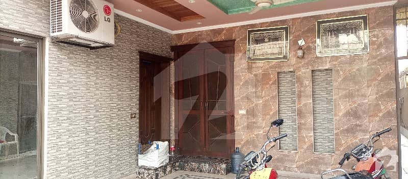 پی اے ایف آفیسرز کالونی کینٹ لاہور میں 5 کمروں کا 10 مرلہ مکان 2.6 کروڑ میں برائے فروخت۔
