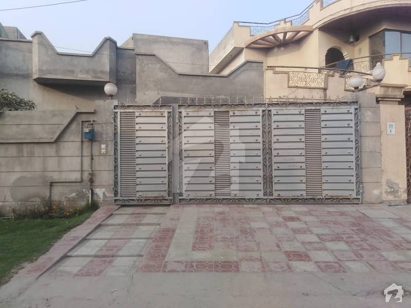 Good 1 Kanal House For Sale In Marghzar Officers Colony