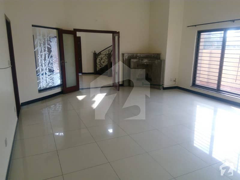 4500  Square Feet House For Rent In Iqbal Park
