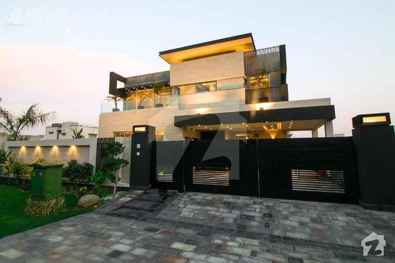 Kanal Mazhar Munir Design Stylish Luxury Bungalow