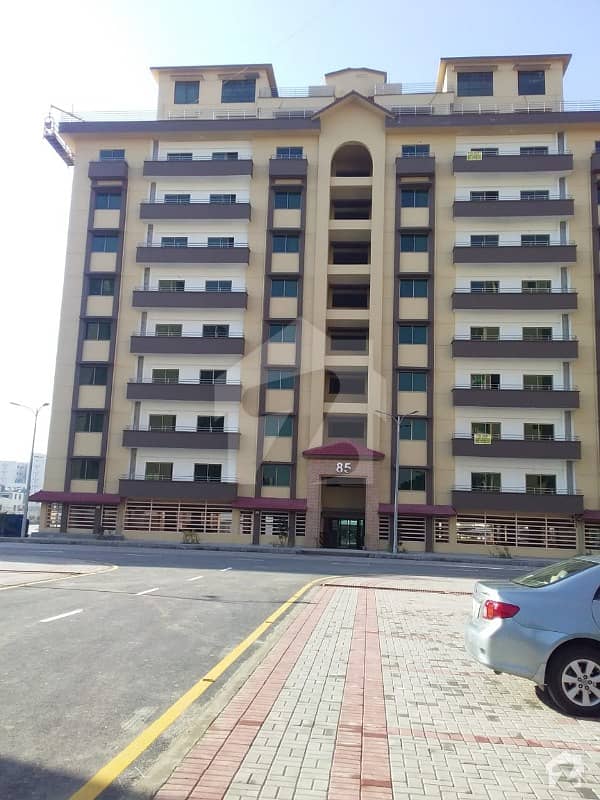 10 Marla 3  Bedrooms  Flat Available For Rent In Askari 11 Lahore