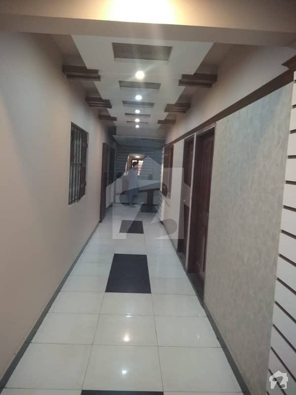 کوسموپولیٹن سوسائٹی کراچی میں 4 کمروں کا 9 مرلہ بالائی پورشن 4.25 کروڑ میں برائے فروخت۔
