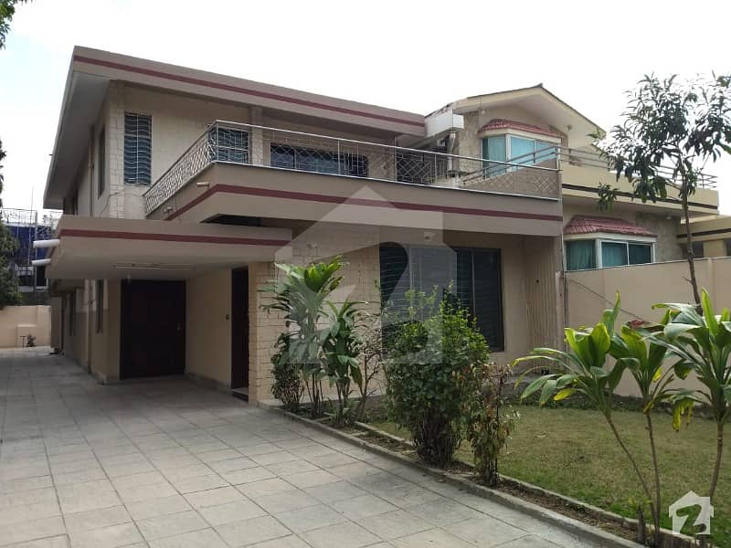 F7 Renovated 3 Bedrooms Full House Available For Rent