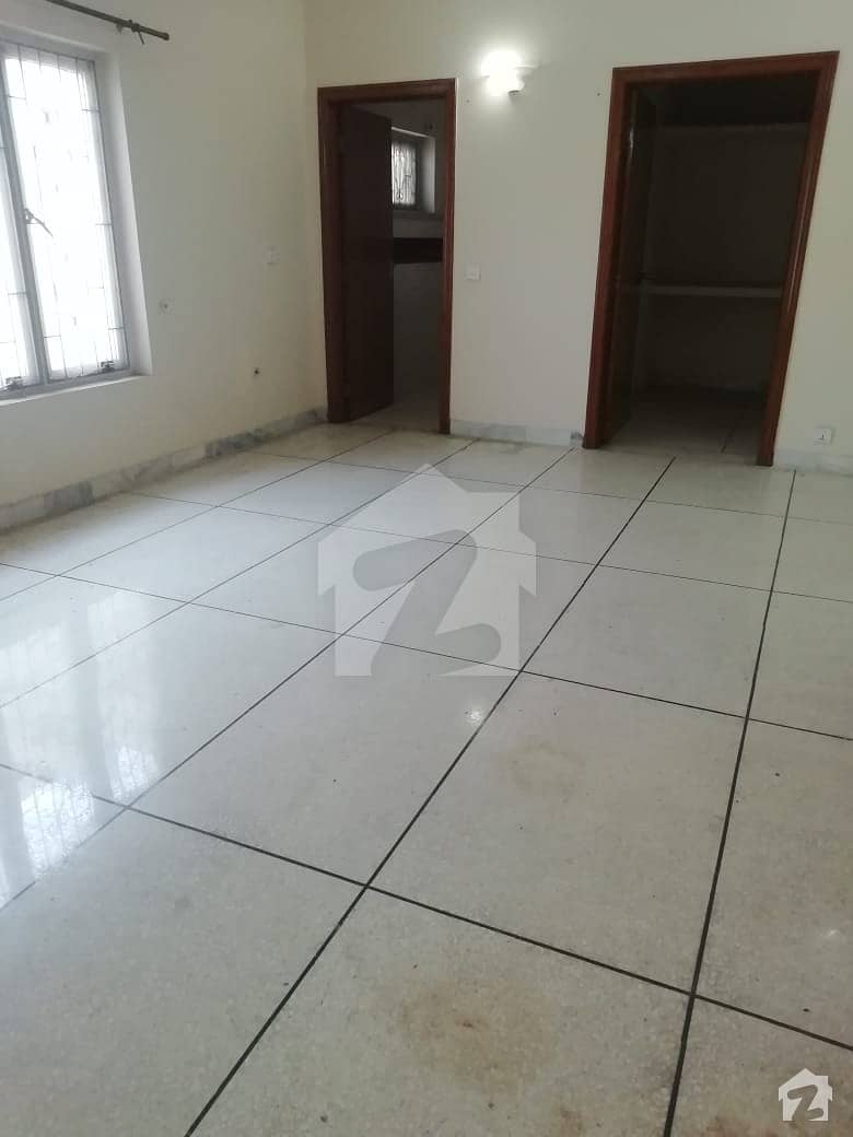 8 Marla House Available For Rent In DHA Defence