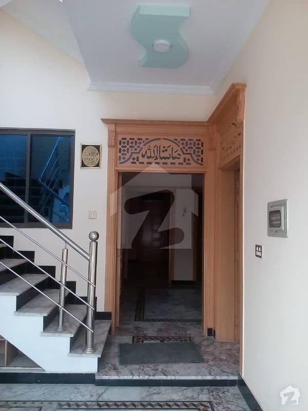 سوان گارڈن ۔ بلاک ای سوان گارڈن اسلام آباد میں 4 کمروں کا 5 مرلہ مکان 1.45 کروڑ میں برائے فروخت۔