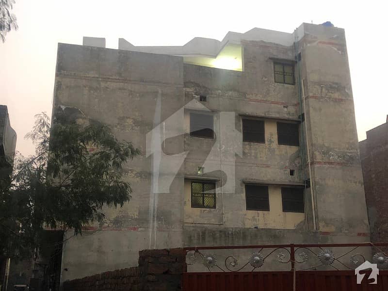شاہدرہ لاہور میں 11 کمروں کا 4 مرلہ مکان 1.05 کروڑ میں برائے فروخت۔