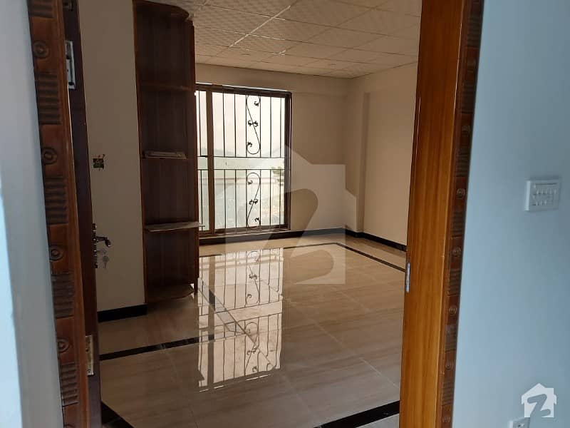 Murree Improvement Trust Colony Flat Sized 1300  Square Feet For Sale